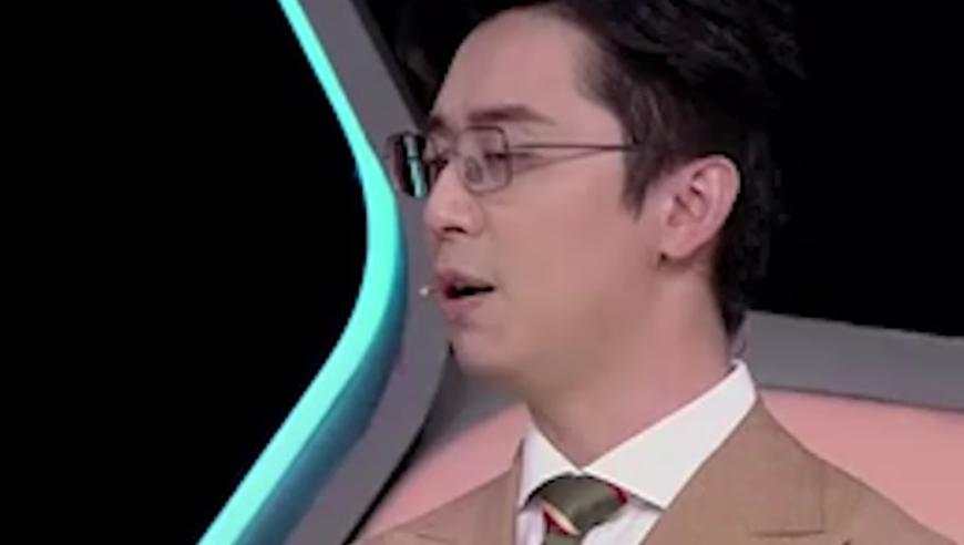 女生路边买耙耙柑 城管举喇叭提示,香港内部免费资料摇钱树,决策资料解释落实_粉丝版V15.77